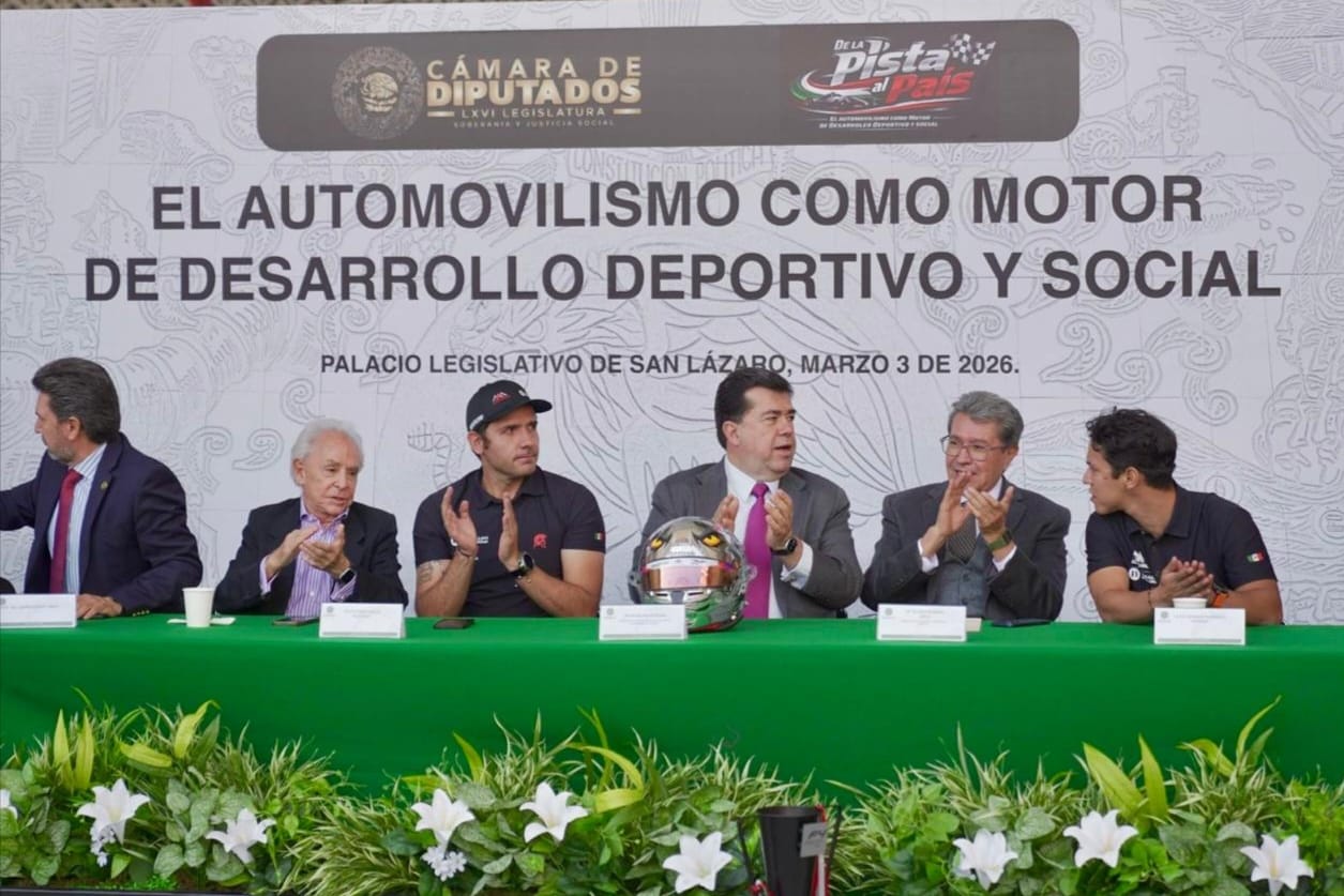 En la Cámara de Diputados se exhiben tres autos de competencia, incluido un Fórmula 4. Legisladores destacan que el automovilismo impulsa talento joven, innovación tecnológica e inclusión.