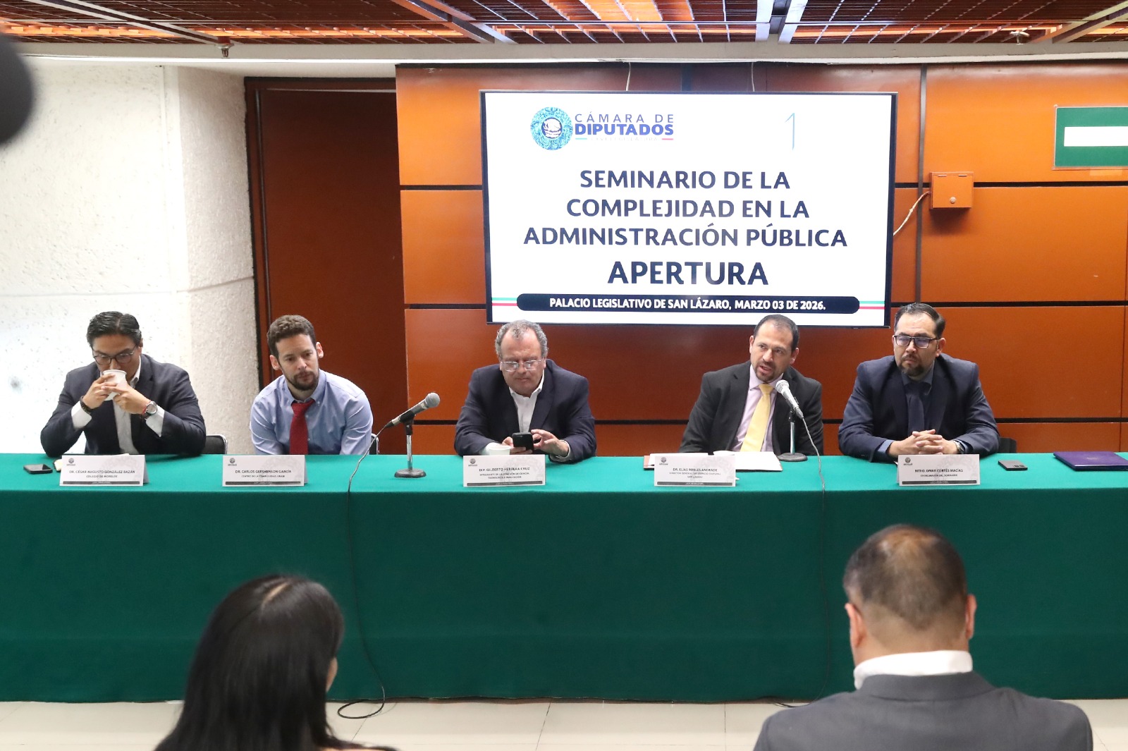 Especialistas señalaron que la coordinación entre gobierno, academia, empresas y sociedad, bajo el enfoque de la complejidad, permite mejorar la toma de decisiones y responder a los retos nacionales.