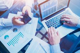 La iniciativa plantea prohibir publicidad no autorizada, endurecer sanciones y obligar a empresas a facilitar la revocación del consentimiento.