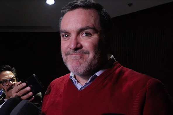 El diputado del PAN criticó que el gobierno federal enfoque esfuerzos en abaratar la democracia y no en frenar la infiltración del crimen organizado en la política.