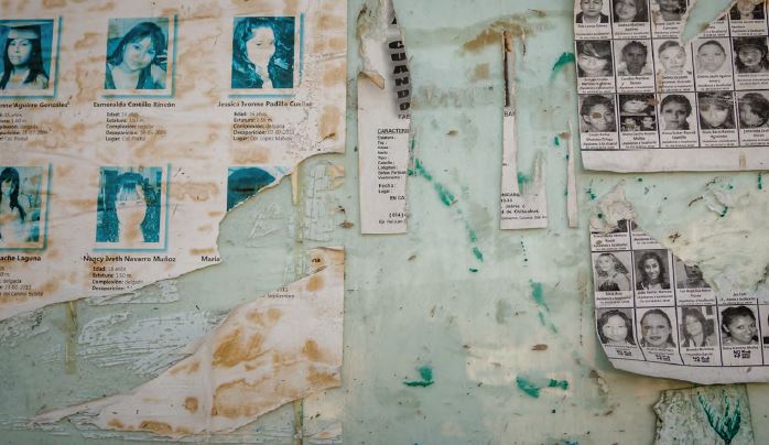 La presidenta anunció que en marzo enviará una iniciativa para que todas las fiscalías estatales adopten un nuevo modelo de investigación del feminicidio, con protocolos que permitan actuar con mayor rapidez y evitar la impunidad.