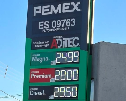 Sheinbaum ordena reunión urgente por alza del combustible y confirma que México estudia propuesta de Brasil para explorar petróleo en aguas profundas.