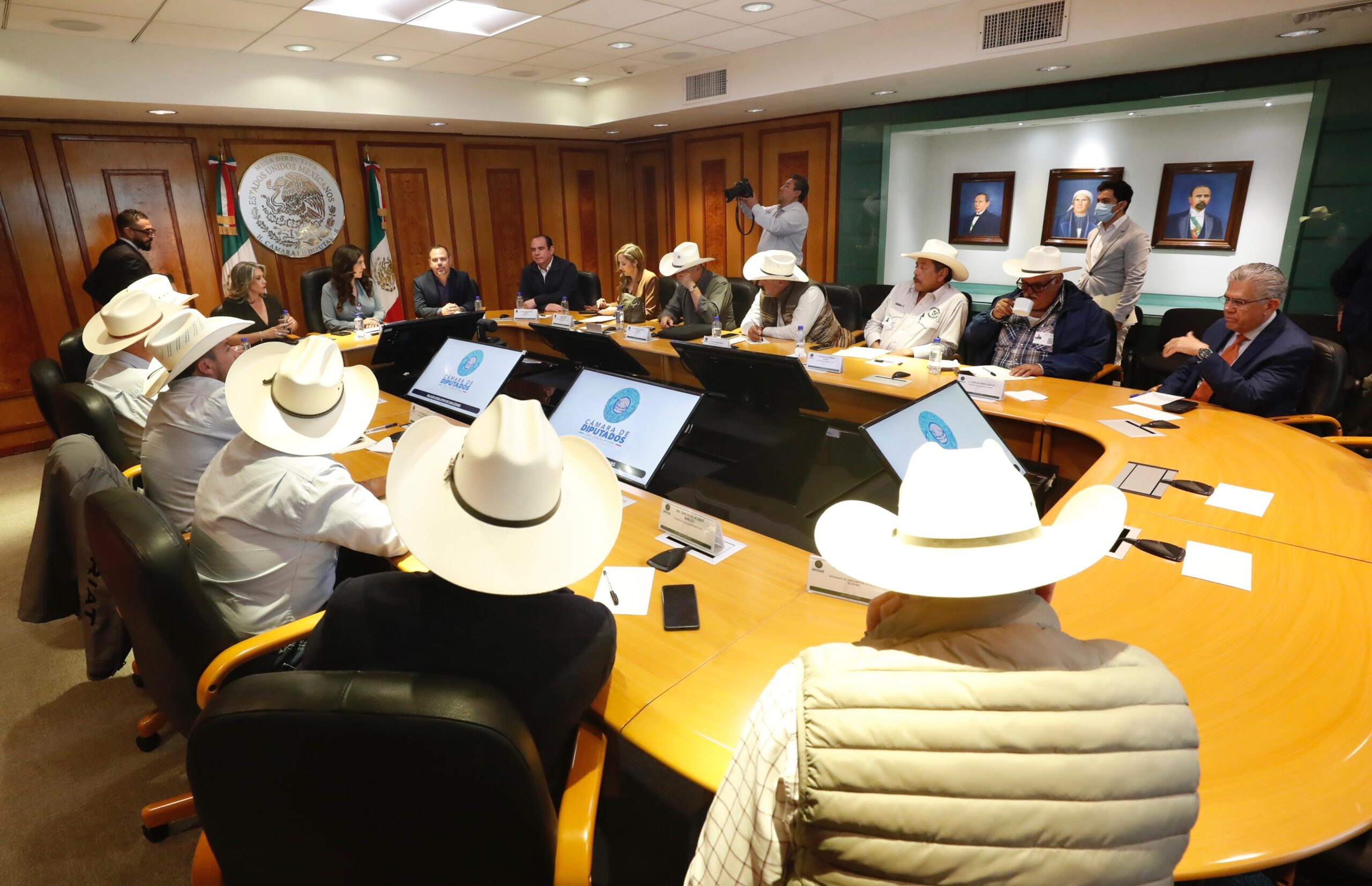 Productores denuncian precios insostenibles, competencia desleal y falta de apoyo gubernamental