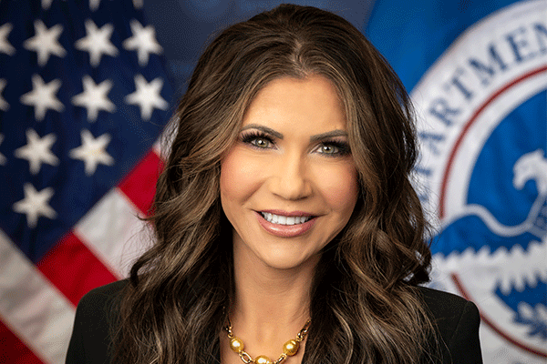 La secretaria de Seguridad Nacional de Estados Unidos advirtió que el cierre parcial del gobierno y la falta de recursos para su dependencia afectan la preparación del dispositivo de seguridad rumbo al Mundial de 2026.