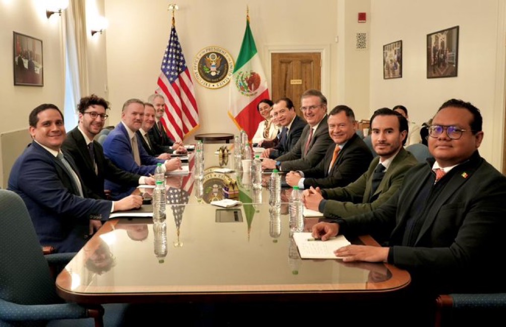 Delegaciones de ambos países iniciaron en Washington las primeras rondas formales para definir el futuro del acuerdo comercial, en medio de tensiones por aranceles y reglas de origen.