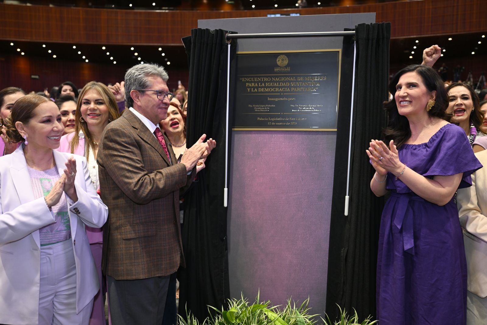 El presidente de la Jucopo señala avances legislativos en democracia paritaria y derechos de las mujeres, aunque reconoce persistencia de brechas salariales, desigualdades en liderazgo y violencia estructural.