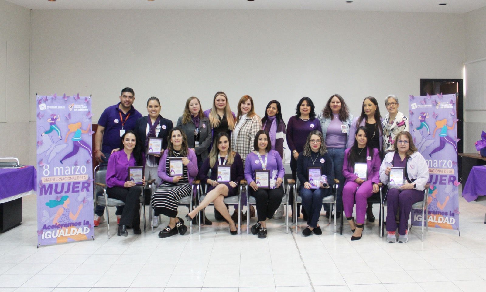 Encuesta de OCC revela que el 76% considera que las mujeres enfrentan mayores exigencias para demostrar su capacidad laboral y ocho de cada 10 identifican el burnout como un problema frecuente.