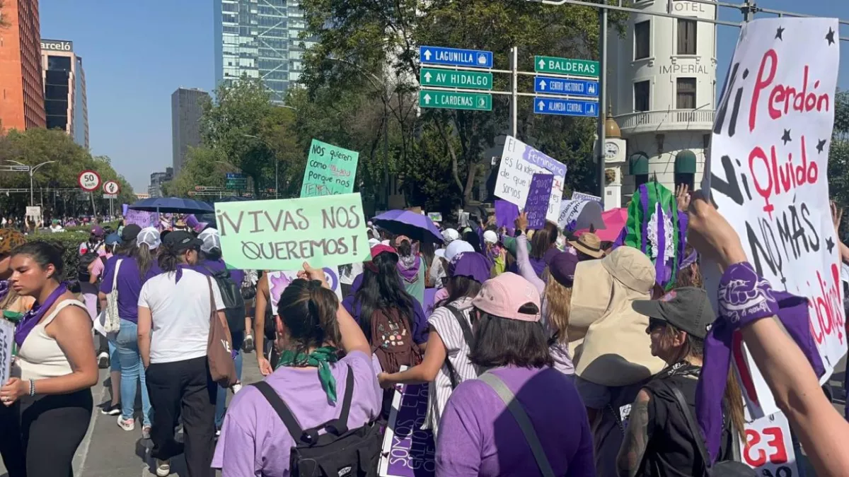 La movilización por el Día Internacional de la Mujer reunió a más de 120 mil participantes en la capital del país; autoridades reportaron saldo blanco y destacaron que la mayoría de la jornada transcurrió de forma pacífica.