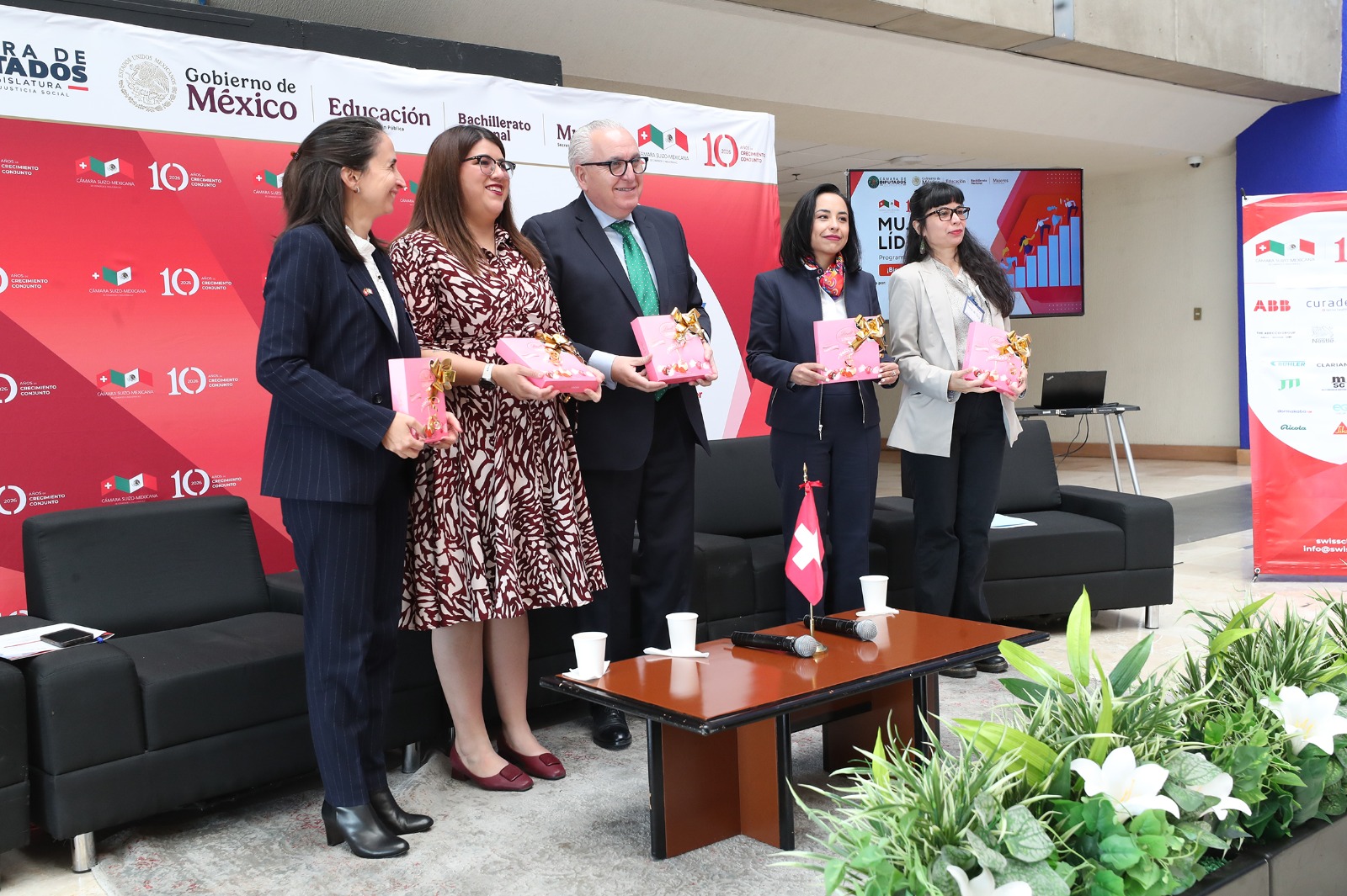 La Cámara Suizo-Mexicana y la diputada Delhi Miroslava Shember impulsan iniciativa para fortalecer liderazgo femenino y reducir brechas de género en el ámbito laboral.