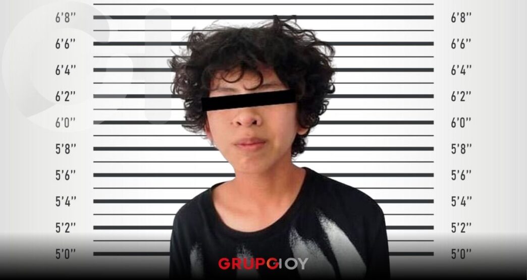 Un juez vinculó a proceso al menor de 15 años por el asesinato de dos docentes en Lázaro Cárdenas; permanecerá en internamiento preventivo mientras avanza la investigación.