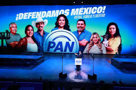 La presidenta critica el viraje del blanquiazul tras años de cuestionar a Morena y califica el cambio como “curioso”.