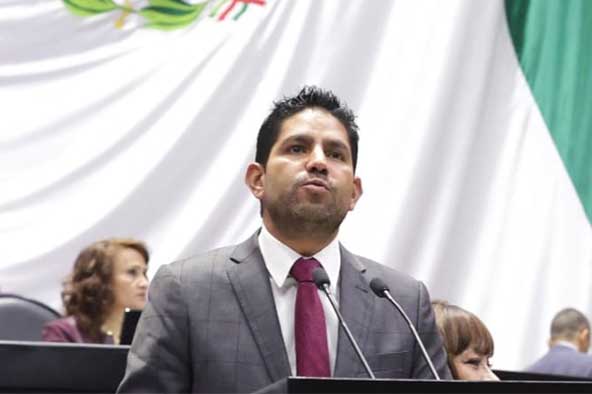 El diputado Javier Herrera Borunda aseguró que la Comisión de Vigilancia construyó una rúbrica técnica y recopiló más de 2 mil 900 evaluaciones de legisladores de todos los partidos para elegir a los tres mejores perfiles que buscarán encabezar la Auditoría Superior de la Federación.