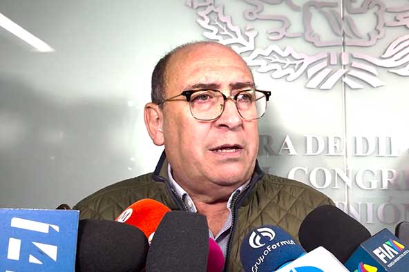 El coordinador priista en San Lázaro afirmó que la iniciativa presidencial aún no ha sido presentada y advirtió que debatir cambios electorales desde el poder podría polarizar más el ambiente político.