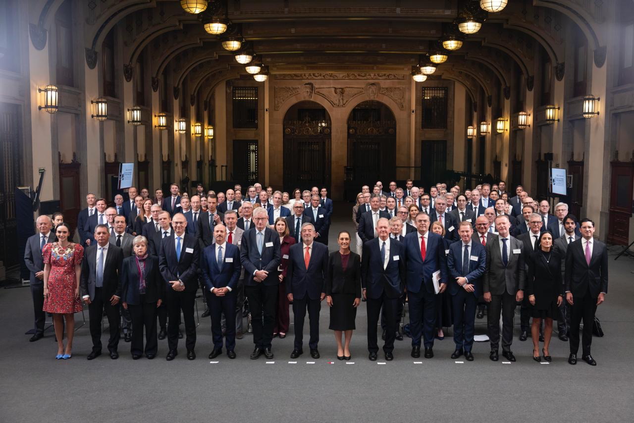 Una delegación de casi 100 directivos de empresas de Dinamarca, Finlandia, Noruega y Suecia, encabezada por el Grupo Wallenberg, sostuvo un encuentro en Palacio Nacional para explorar oportunidades de inversión en sectores estratégicos.