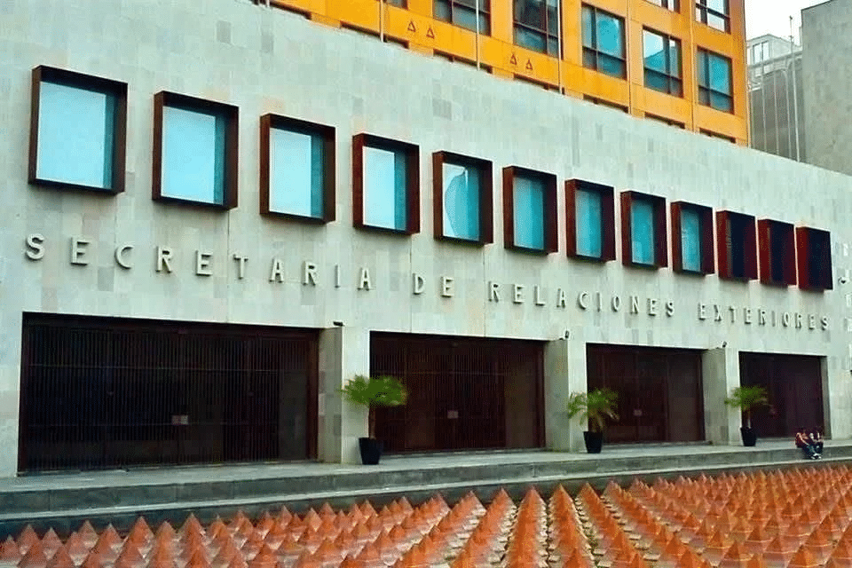 La Cancillería retiró el nombramiento en Guadalajara tras confirmarse que el funcionario es socio de una firma sancionada por Estados Unidos por su relación con una red de fraude vinculada al cártel.