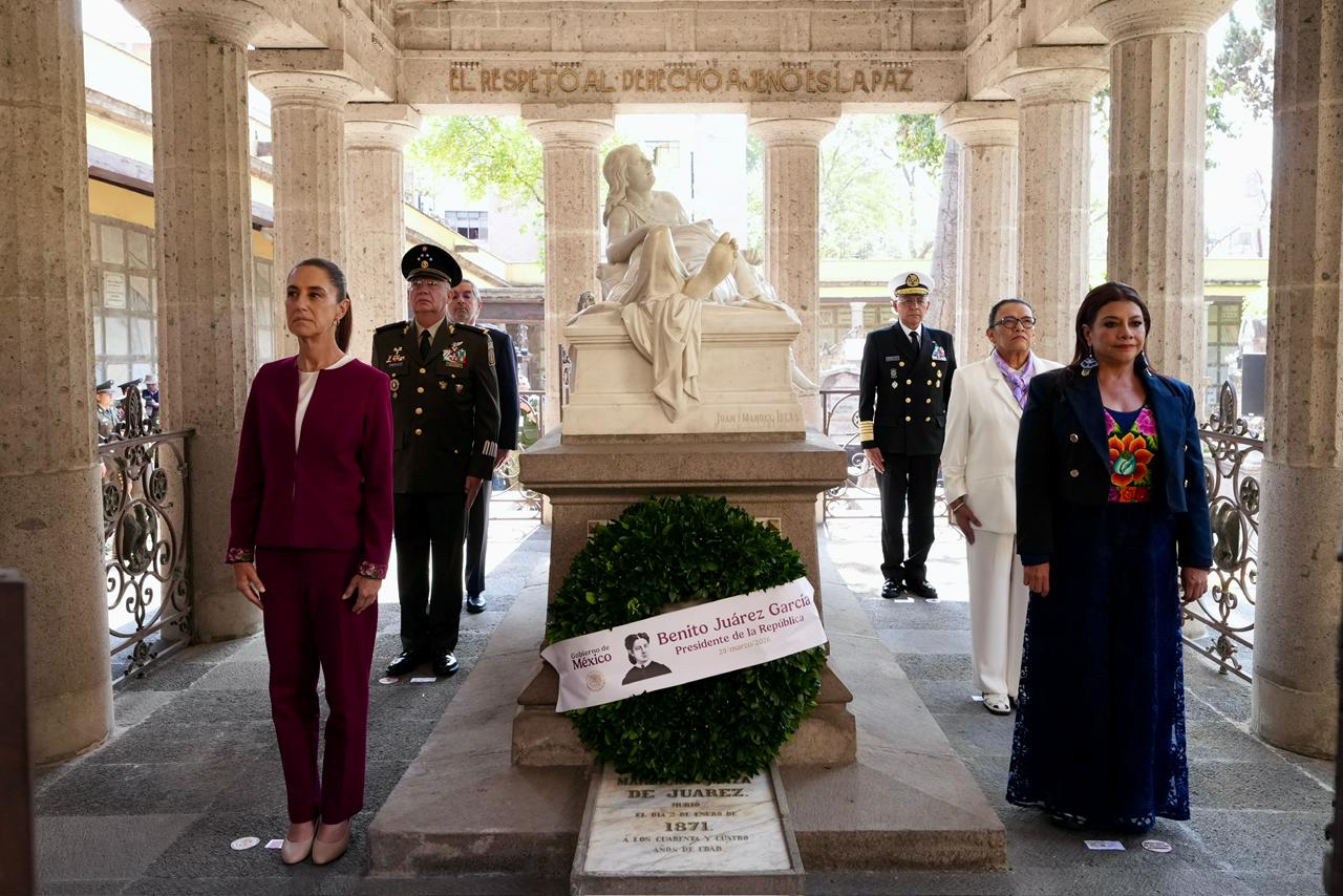 La presidenta destaca el papel de la esposa de Benito Juárez durante el exilio y afirma que su lucha evidencia la deuda histórica con las mujeres.