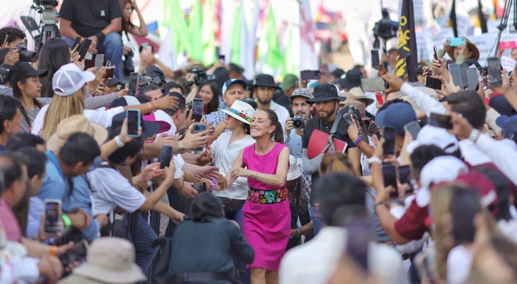 La presidenta afirma que se mantiene la representación proporcional y plantea reducir costos del sistema electoral; cuestiona que las cúpulas partidistas definan listas.