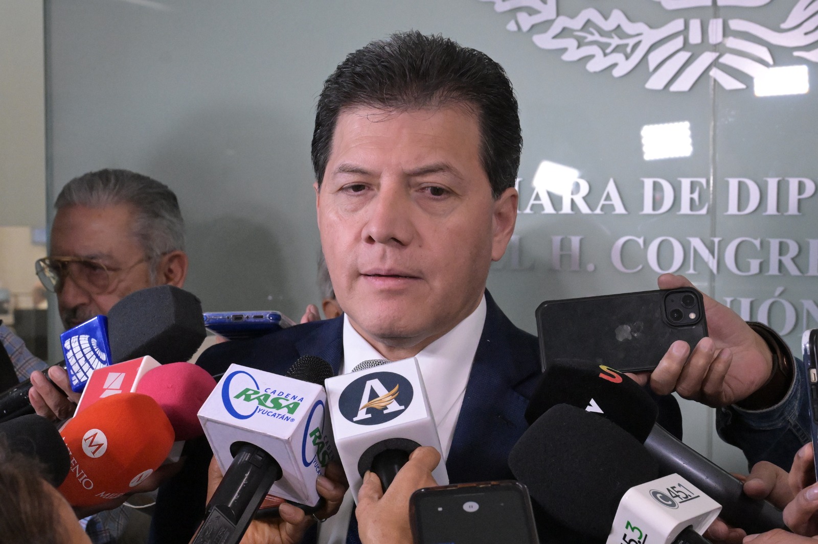 El dictamen podría votarse en el Pleno el 24 de marzo y enviarse al Senado en la última semana del mes; Morena descarta debilitamiento del INE o desaparición de los OPLES.