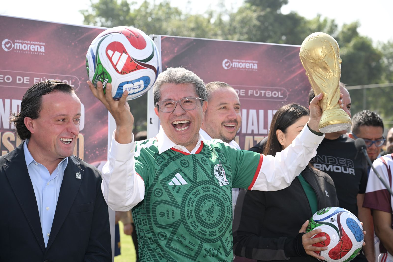 Al inaugurar el Mundialito Legislativo en San Lázaro, el coordinador de Morena sostuvo que la Copa del Mundo, a celebrarse en 97 días, proyectará la grandeza del país y llamó a cerrar filas en torno al fútbol y a la Selección Mexicana.