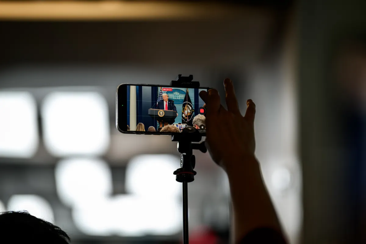 El presidente de Estados Unidos afirmó durante una cumbre regional en Miami que el crimen organizado mexicano impulsa gran parte de la violencia en el hemisferio y anunció una nueva coalición militar latinoamericana contra el narcotráfico.