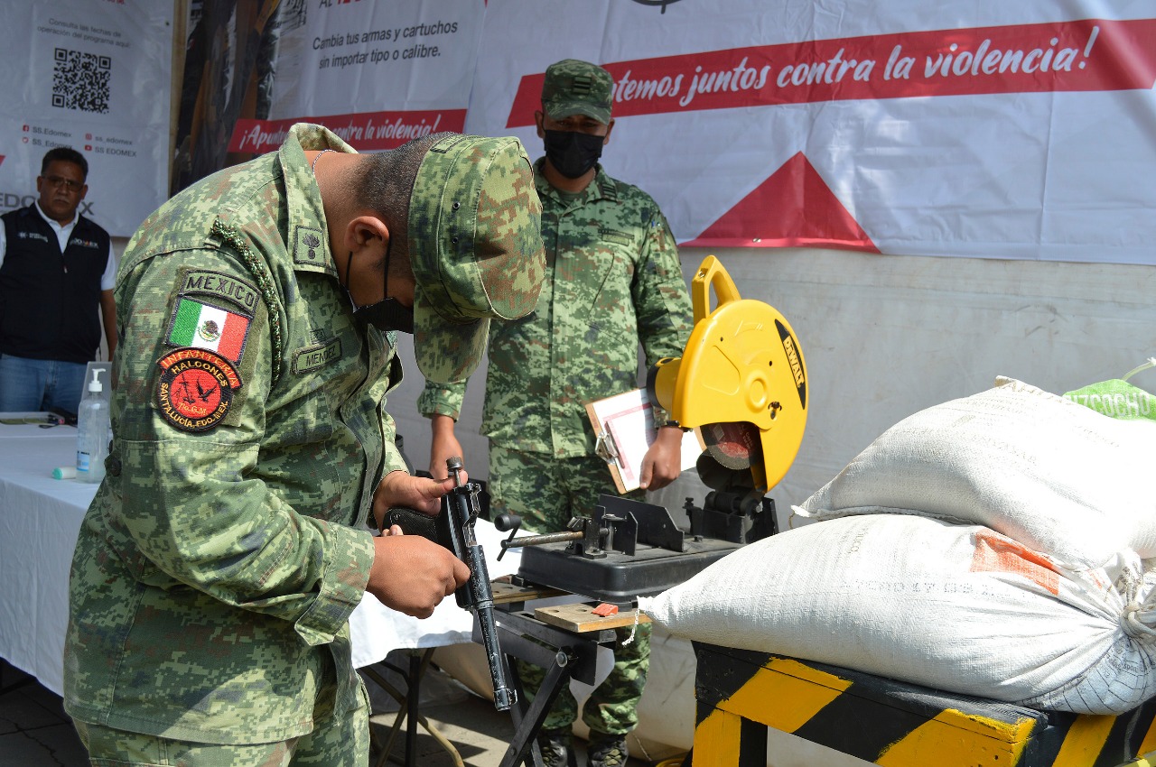 El gobierno federal reportó que desde octubre de 2024 se han recibido 9 mil 544 armas de fuego a cambio de efectivo. La estrategia busca reducir riesgos en hogares y comunidades, además de fomentar una cultura de paz entre menores de edad.