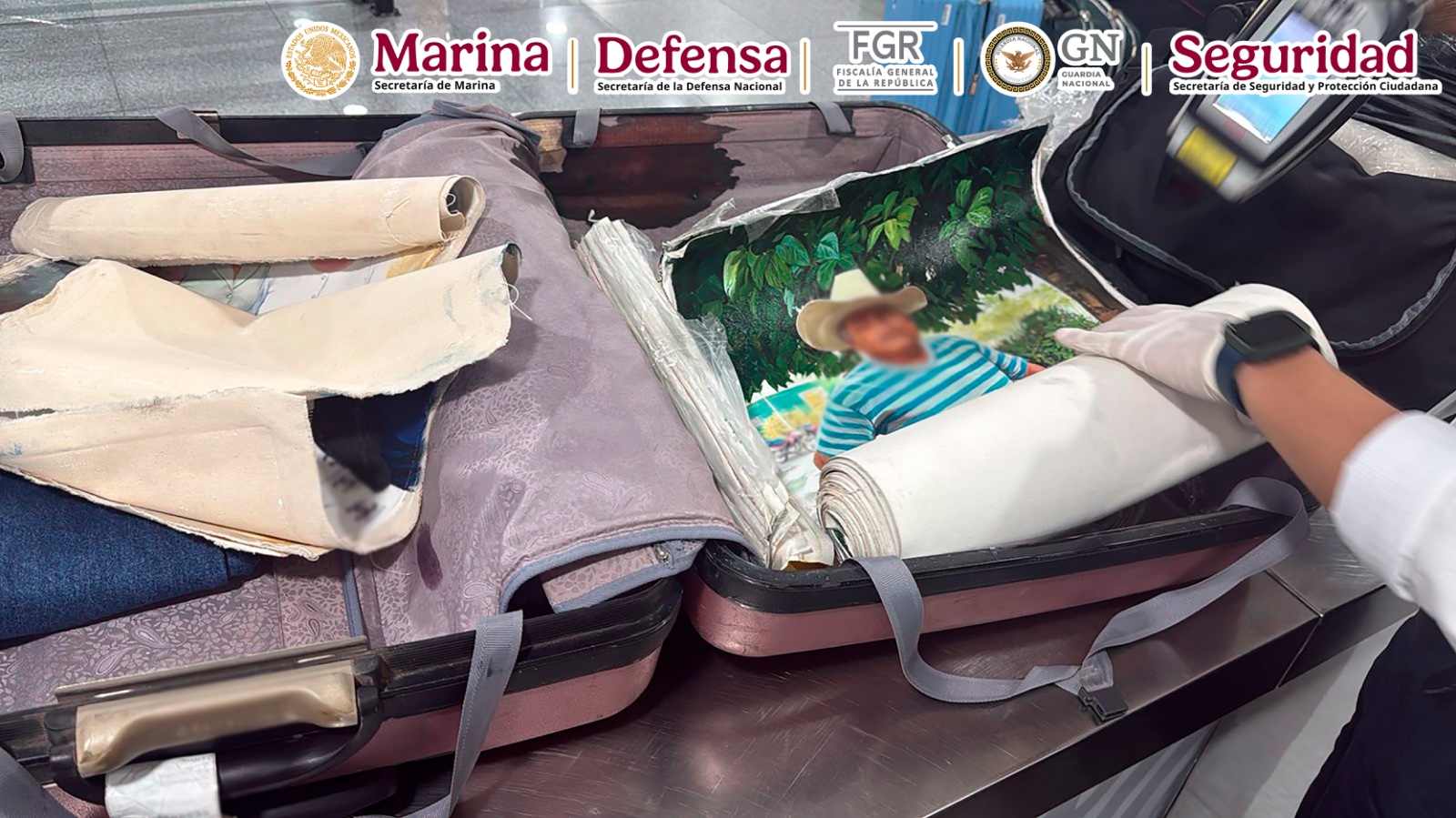 Autoridades federales detectaron narcótico mezclado en pintura; el detenido y la mercancía fueron puestos a disposición del Ministerio Público.