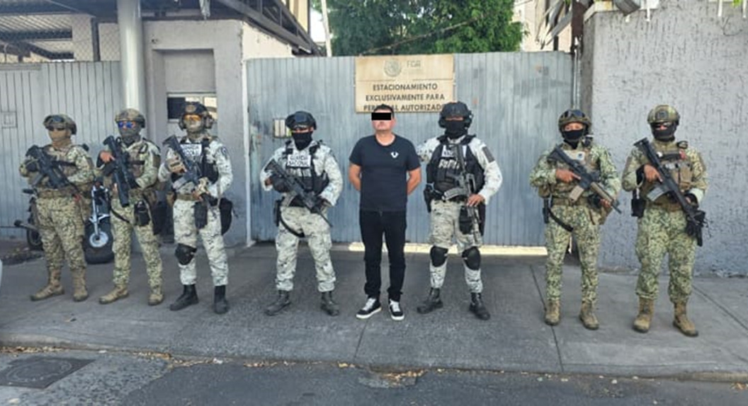  La captura de César “N” en Zapopan representa un golpe a la estructura económica del Cártel Jalisco Nueva Generación. Autoridades lo señalan de lavar recursos para la compra de armas, aeronaves y propiedades usadas en operaciones del grupo criminal.