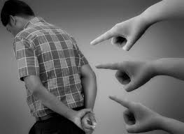 Coinciden en que constituyen fraude procesal, dañan la dignidad humana y afectan el acceso a la justicia