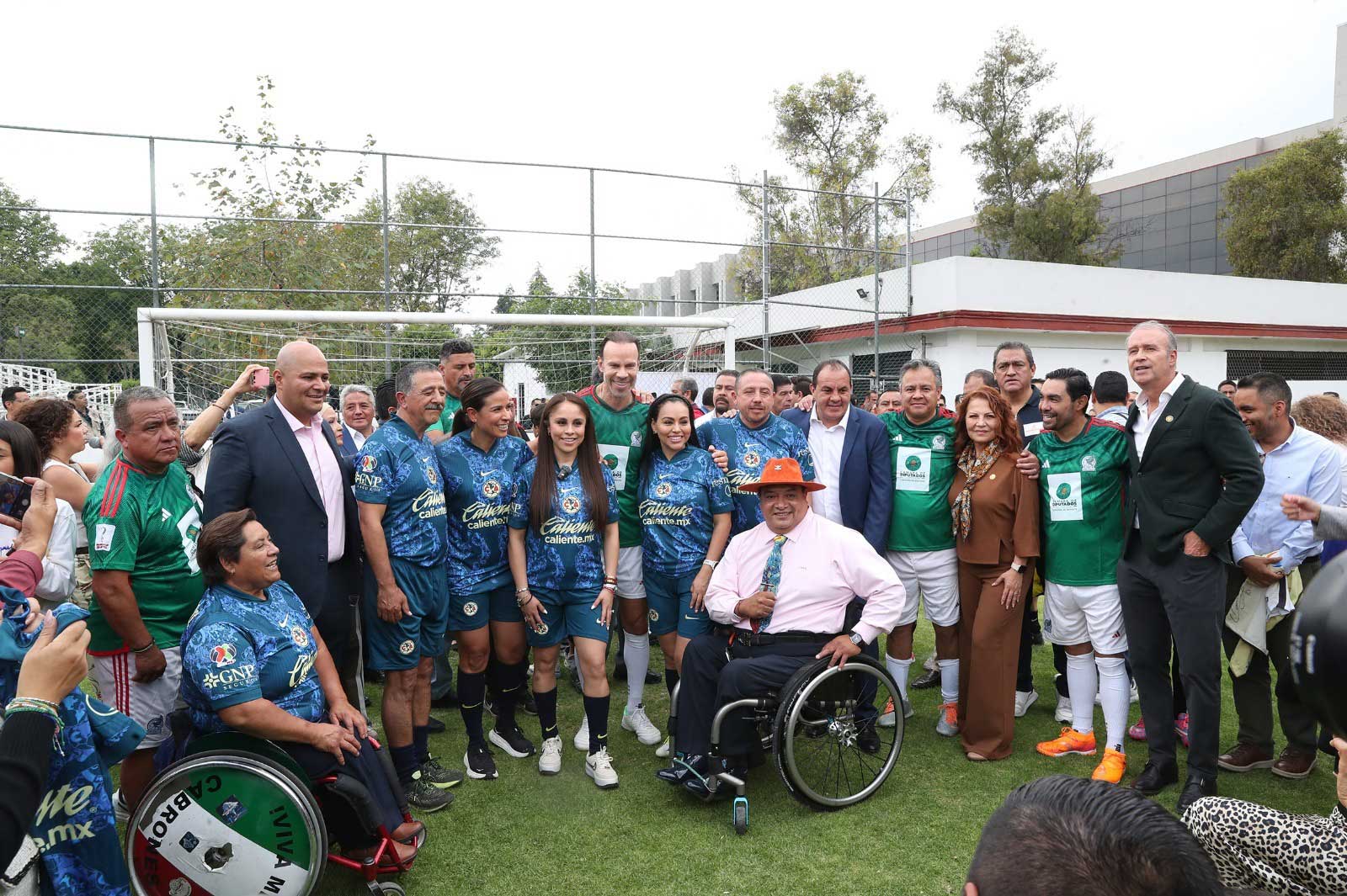Legisladores, exfutbolistas y jóvenes participaron en actividades deportivas que impulsan la inclusión, la disciplina y el desarrollo del talento en México.