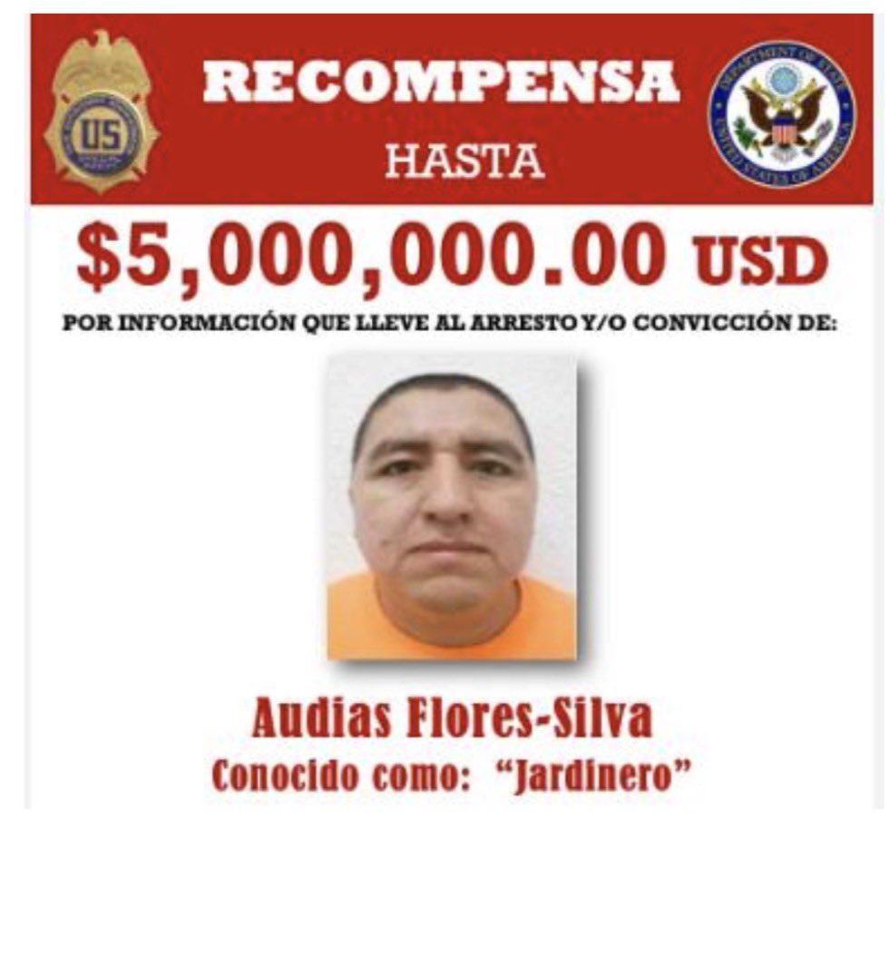 Audias Flores Silva, alias “El Jardinero”, fue detenido en un operativo federal en Nayarit. Tenía orden de aprehensión en México y era requerido por Estados Unidos con fines de extradición, donde ofrecían hasta 5 millones de dólares por información para su captura. 
