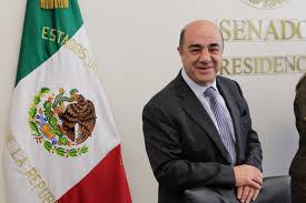 El exprocurador general de la República, Jesús Murillo Karam, fue internado en terapia intensiva en un hospital privado de la Ciudad de México tras sufrir un accidente cerebrovascular.