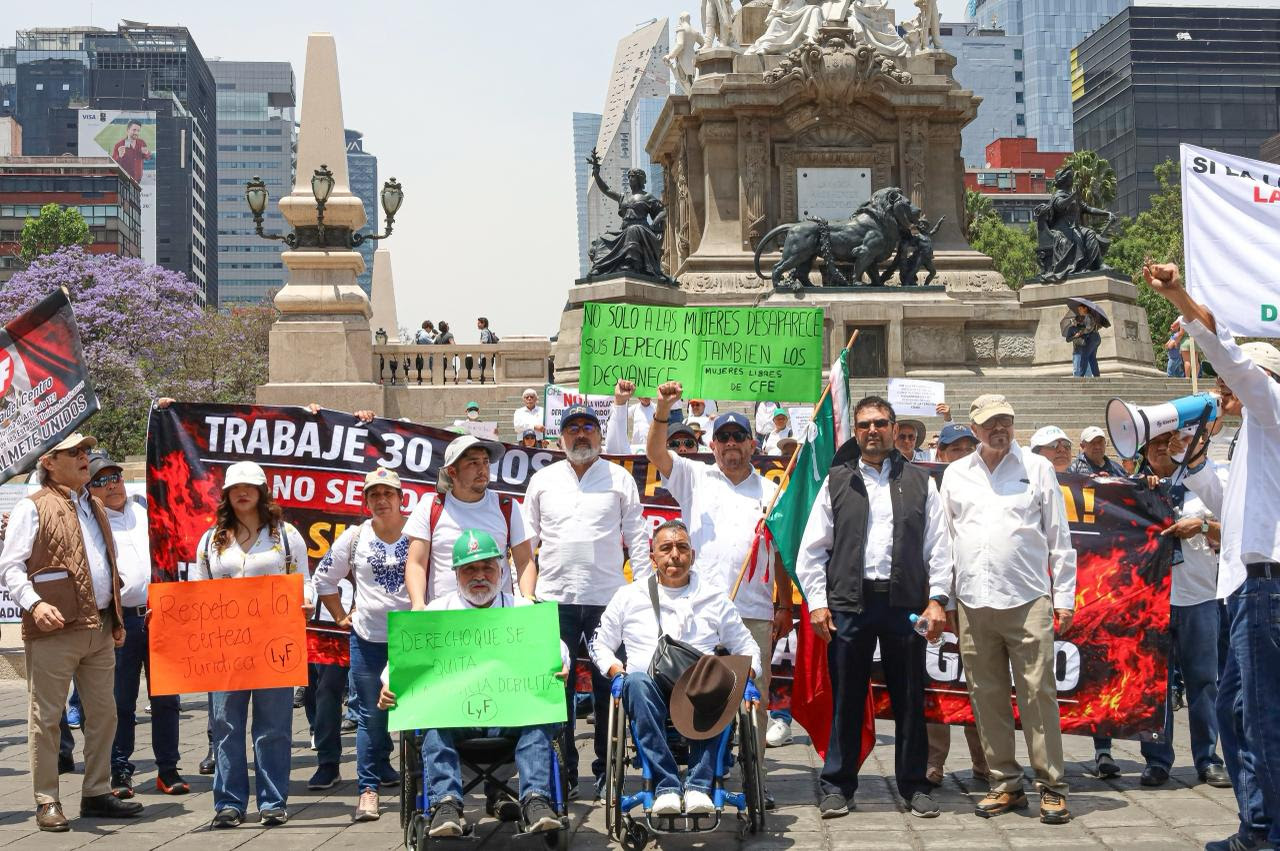 Más de 2 mil ex trabajadores de 29 entidades exigieron frenar la aplicación de la reforma constitucional que reduce pensiones hasta en 60%; anuncian movilizaciones, acciones legales y cabildeo político.