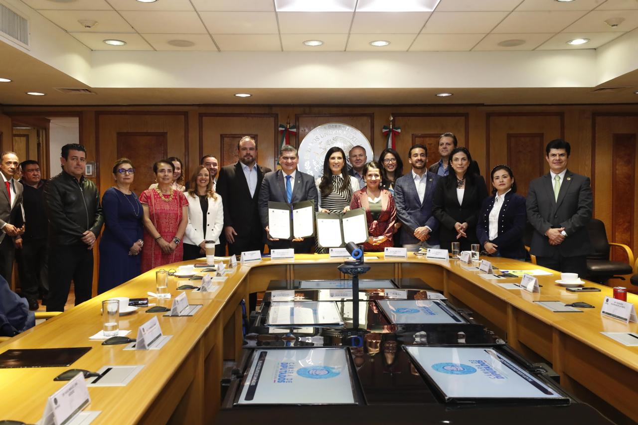 El acuerdo busca vincular de forma permanente a la academia con el Congreso para impulsar leyes basadas en evidencia y formación de capital humano.