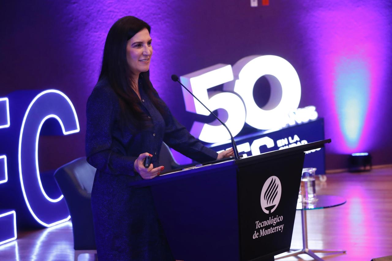 La presidenta de la Mesa Directiva de la Cámara de Diputados sostuvo que las decisiones de los poderes públicos impactan directamente en la vida de la ciudadanía y pidió mayor participación democrática.