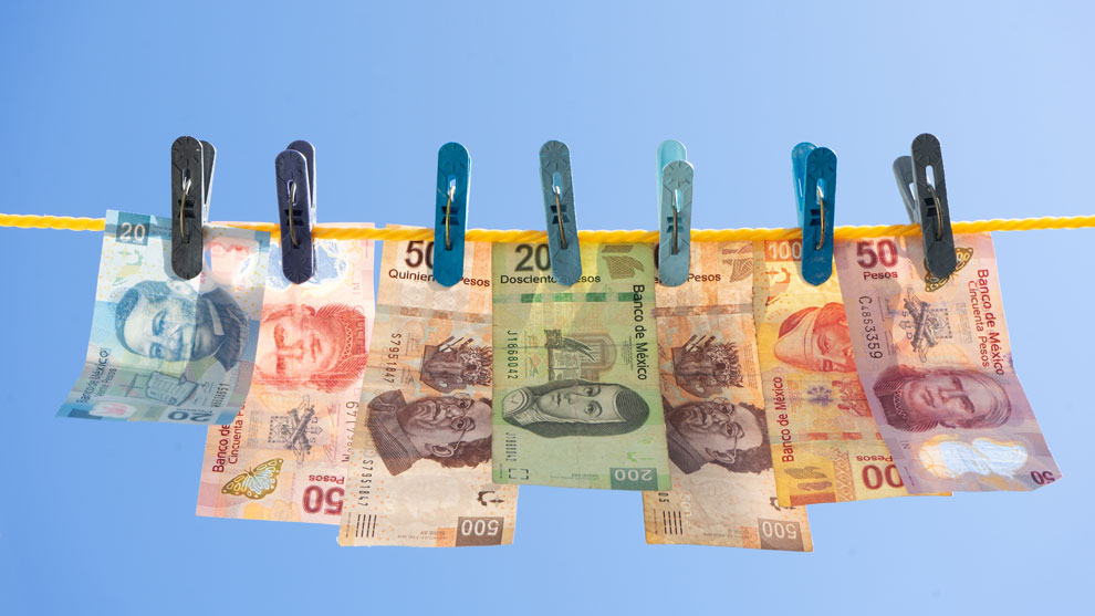 La presidenta sostiene que la inmovilización de cuentas es esencial para combatir al crimen organizado y afirma que los afectados pueden recurrir al amparo sin suspensión automática.