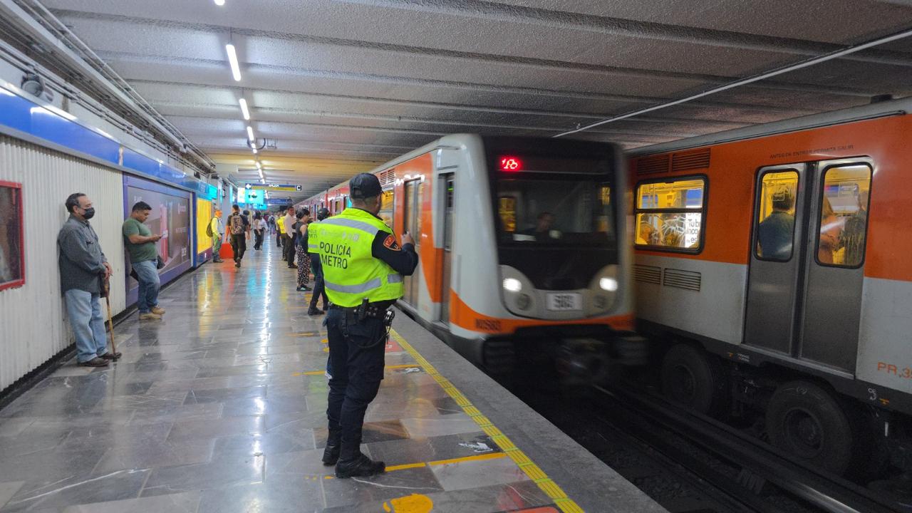 Trabajadores del STC denunciaron deterioro operativo, trenes fuera de servicio y posibles afectaciones a la seguridad por la construcción de una calzada elevada paralela a la Línea 2. Exigen inversión y atención inmediata a fallas estructurales.