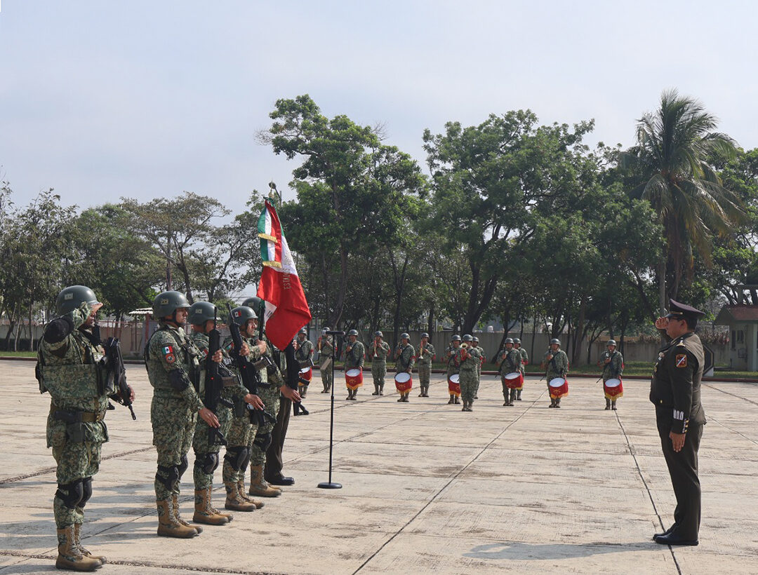 El General Manuel Alejandro Velasco Villanueva asume el mando tras rendir protesta ante autoridades de la VI Región Militar.