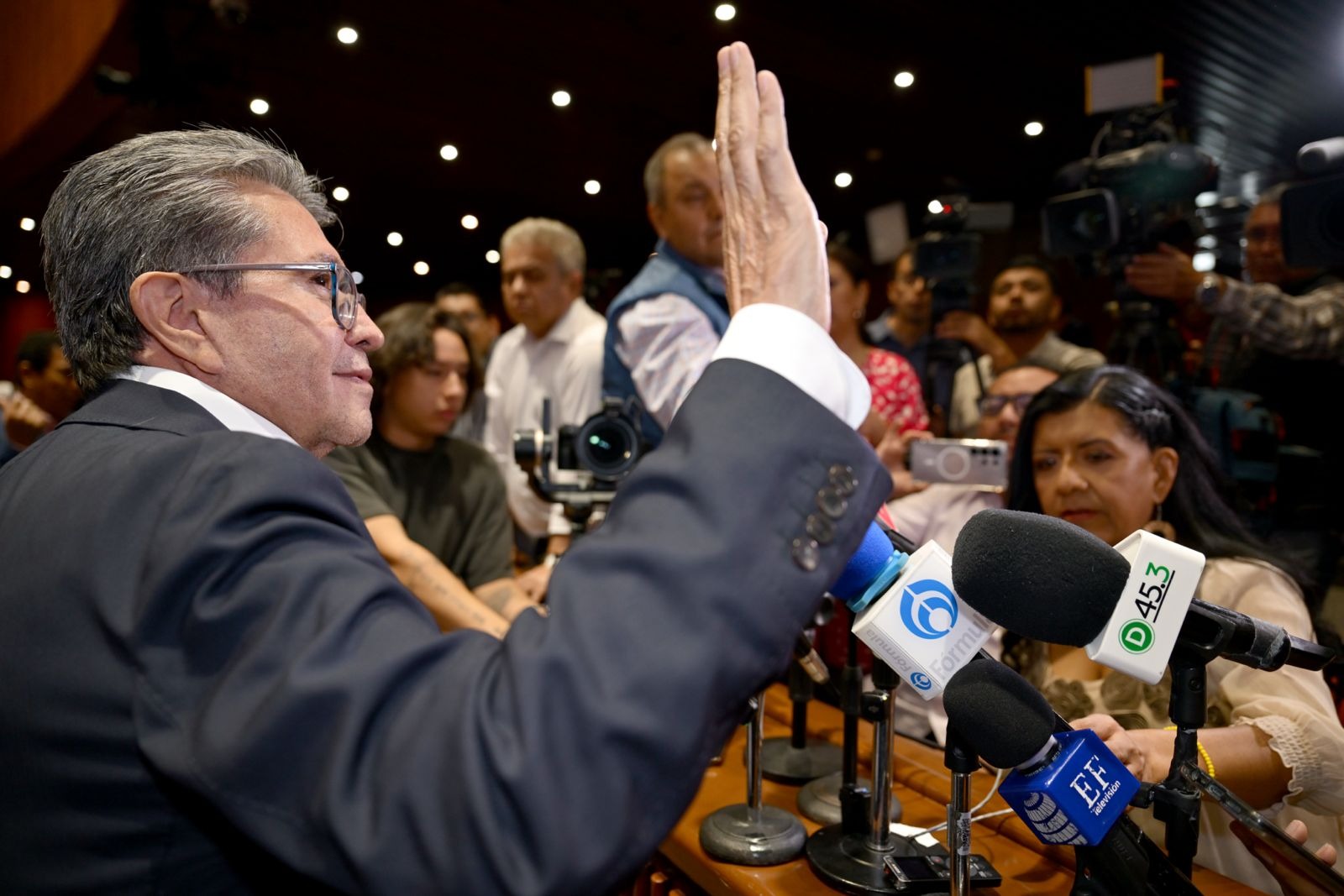 El coordinador de Morena en San Lázaro afirmó que la decisión presidencial será en beneficio del país; además, señaló que una eventual ruptura con el Verde afectaría a la coalición rumbo a 2027.