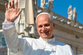 El pontífice condenó a quienes saquean recursos y alimentan conflictos armados; también pidió responsabilidad en el uso de la energía nuclear al recordar Chernóbil.