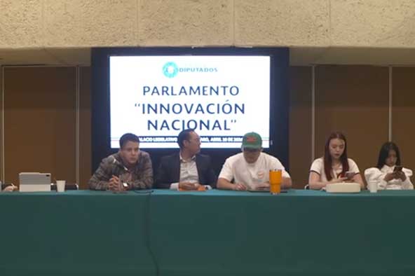 La diputada Ivonne Ortega encabezó el encuentro organizado por Movimiento Ciudadano, donde especialistas llamaron a construir leyes con apertura, técnica y visión plural.