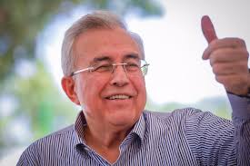 El gobernador de Sinaloa rechaza separarse del cargo tras acusaciones de EE.UU. por presuntos vínculos con el narcotráfico; afirma que enfrentará cualquier proceso legal y niega temor.