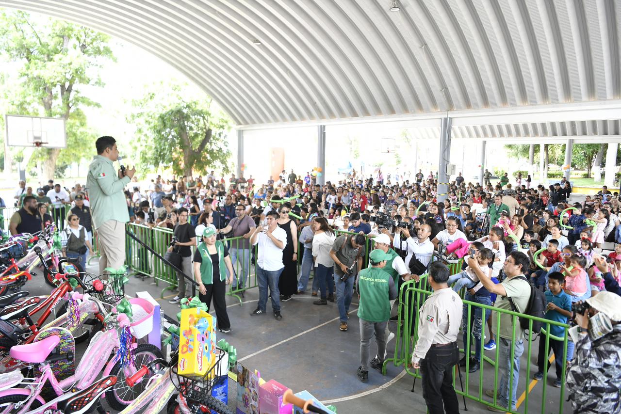 El mandatario estatal encabezó festejos del Día de la Niñez y dio inicio a la segunda etapa de la avenida de Las Torres, que beneficiará a más de 62 mil usuarios.