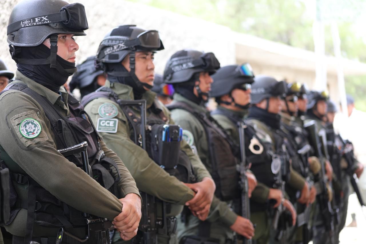 Dos personas fueron detenidas y autoridades aseguraron 19 cámaras, tabletas electrónicas y un celular presuntamente utilizados para monitoreo ilícito de corporaciones de seguridad en la región Altiplano.