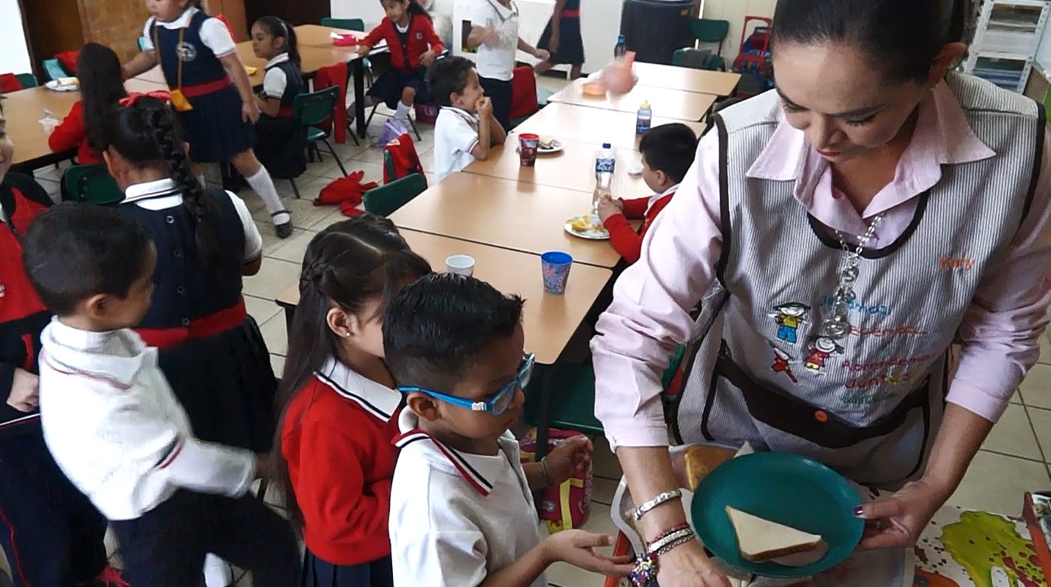 La diputada Eva María Vásquez Hernández plantea invertir la carga de la prueba en juicios de pensión alimenticia para corregir desigualdades estructurales y asegurar el acceso efectivo a alimentos.