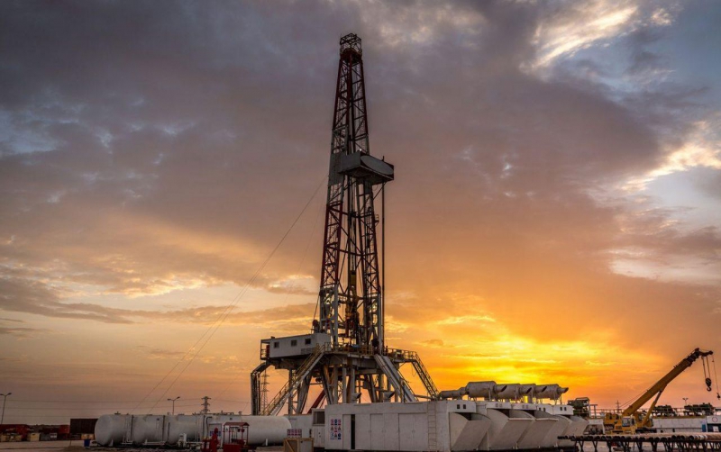 La presidenta Claudia Sheinbaum Pardo anunció la creación de un comité científico para evaluar el uso de gas no convencional —fracking—, mientras impulsa energías limpias y eficiencia energética para fortalecer la soberanía nacional.