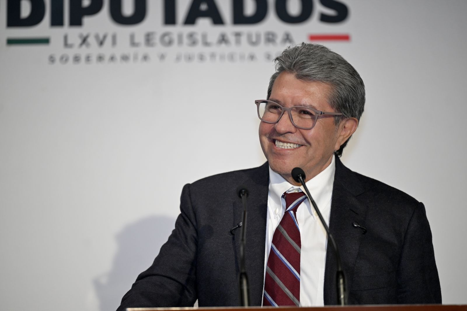 El coordinador de Morena respalda el nombramiento y destaca la capacidad de los jóvenes en el servicio público; también avala decisión de la Corte sobre bloqueo de cuentas.