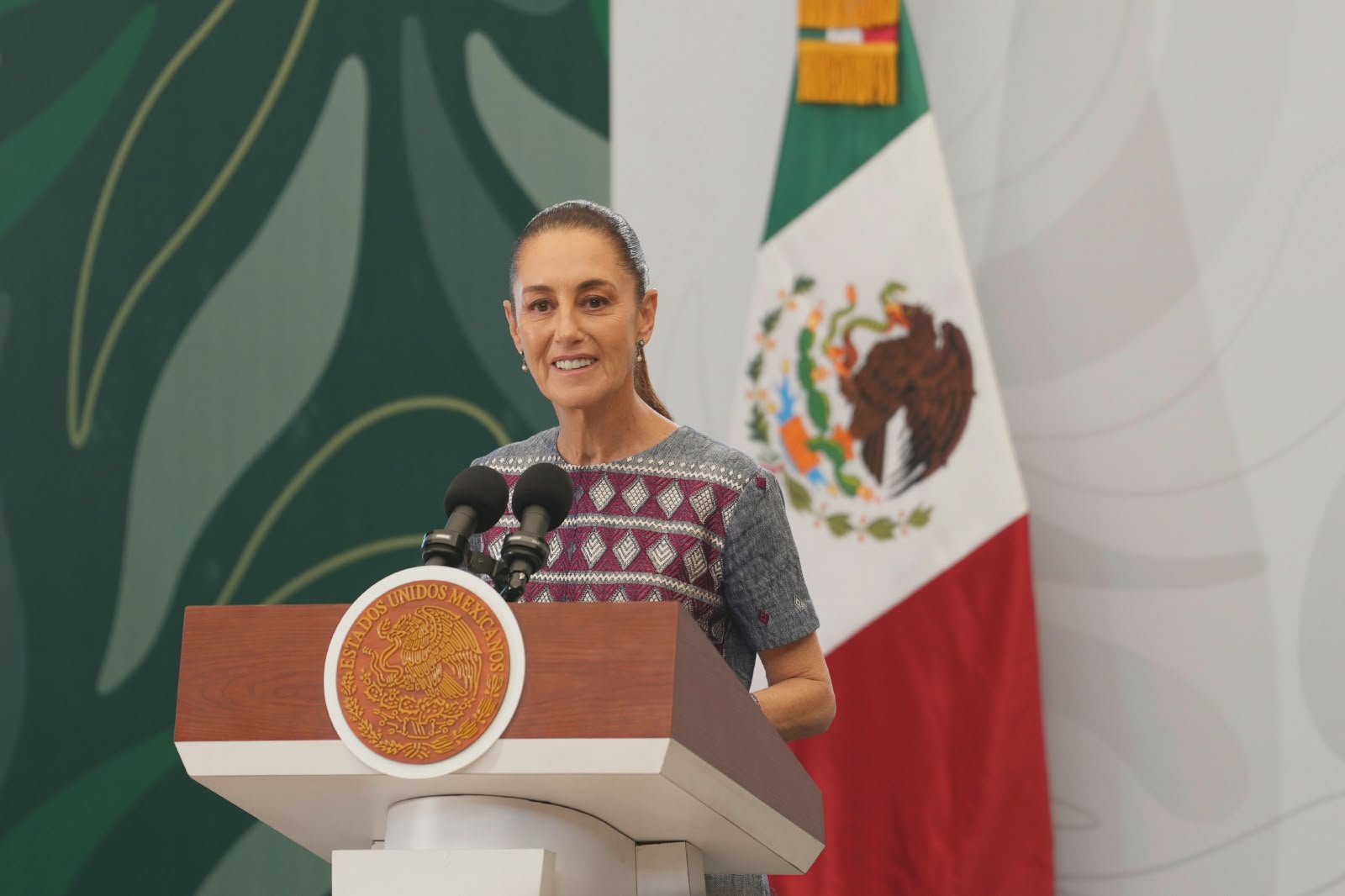 La presidenta rechaza presiones externas, defiende la coordinación con Estados Unidos sin subordinación y destaca avances en seguridad.