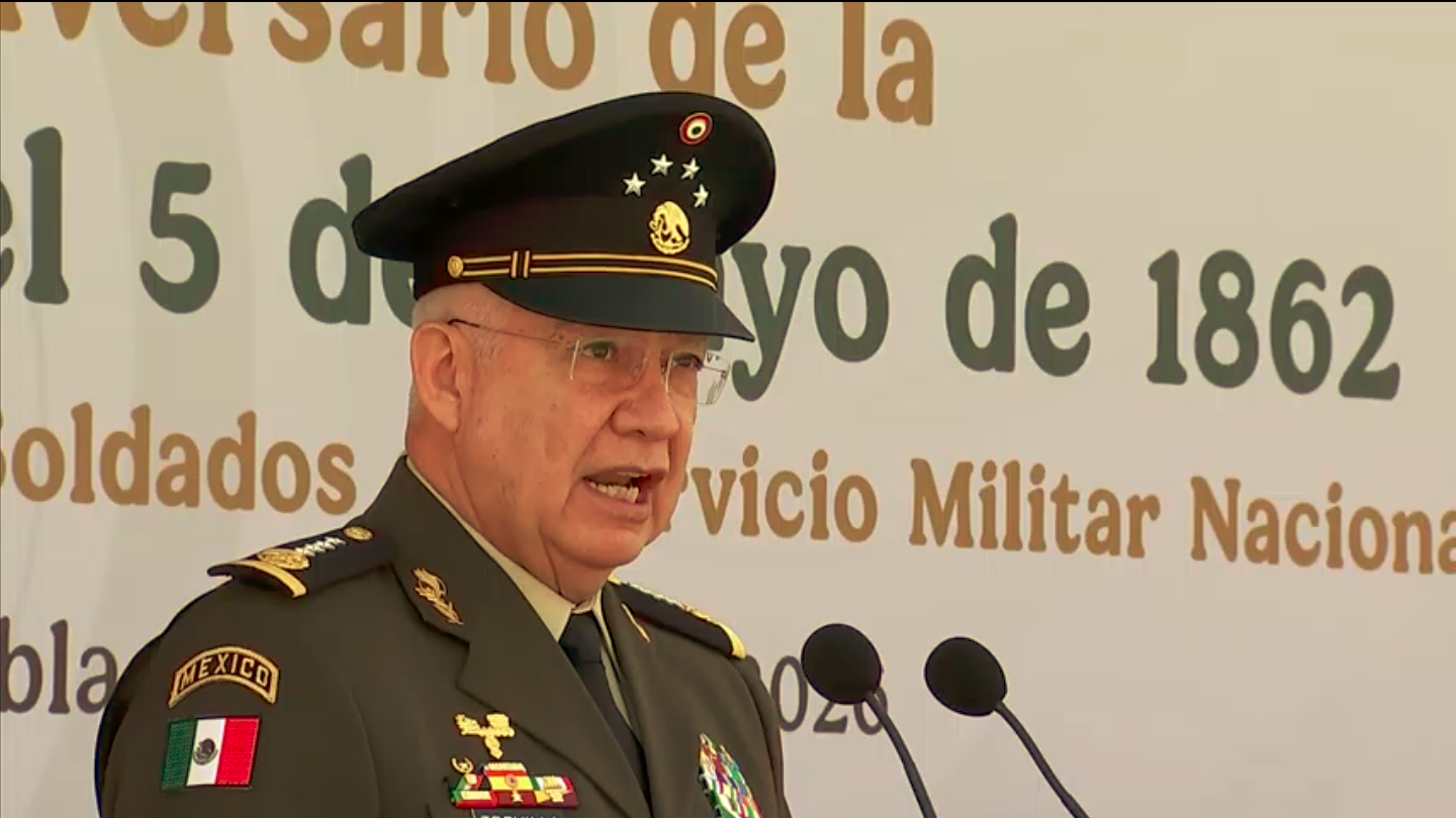 En Puebla, el secretario de la Defensa Nacional, Ricardo Trevilla Trejo, exhortó a conscriptos a asumir con honor su compromiso con la nación y destacó que la Batalla de Puebla cimentó la unidad y el nacionalismo mexicano.