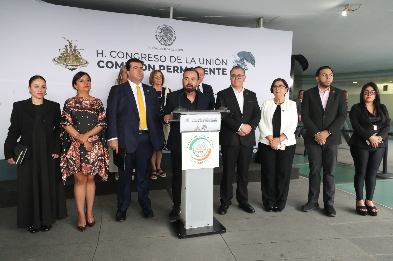 El vocero de Morena en San Lázaro, Arturo Ávila, aseguró que las iniciativas presidenciales buscan simplificar la elección judicial y fortalecer mecanismos de revisión de aspirantes a cargos públicos.