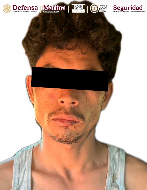 Autoridades federales detuvieron a Ricardo “N”, presunto integrante de Los Mayos, y aseguraron armas, una granada, equipo táctico y vehículos tras un enfrentamiento en Sinaloa.